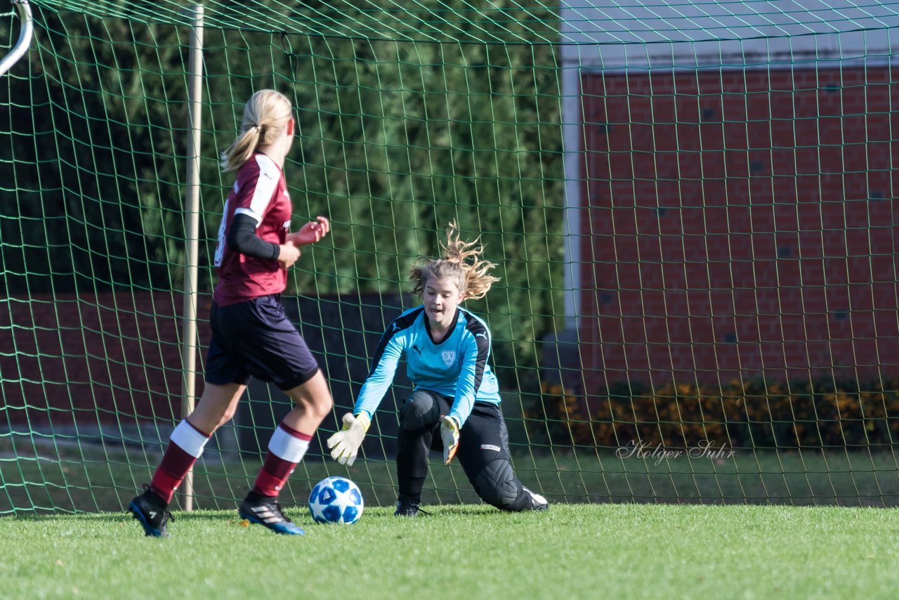 Bild 68 - B-Juniorinnen Halstenbek-Rellingen - Hamburger SV 2 : Ergebnis: 3:8